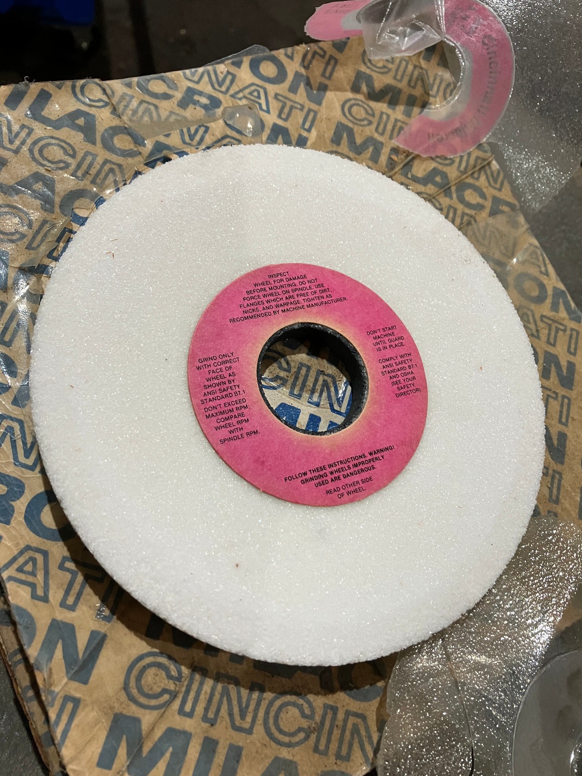 Cincinnati Milacron Grinding wheel Toolmaster 9A46-16-VRW 6″ x 1/2″ x 1-1/4″
