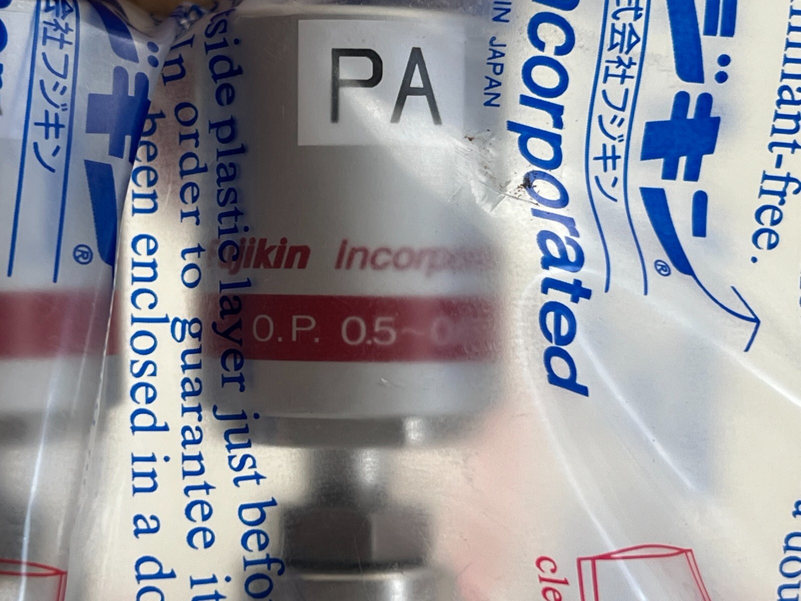 FUJIKIN DIAPHRAGM BLOCK VALVES TYPE N.C. O.P. 0.5~0.6MPA