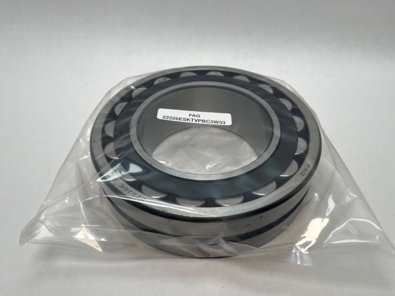 FAG 22226ESK.TVPB.C3 Spherical Bearing 130x230x64 mm 22226-ES-K-TVPB-C3-W33 USA