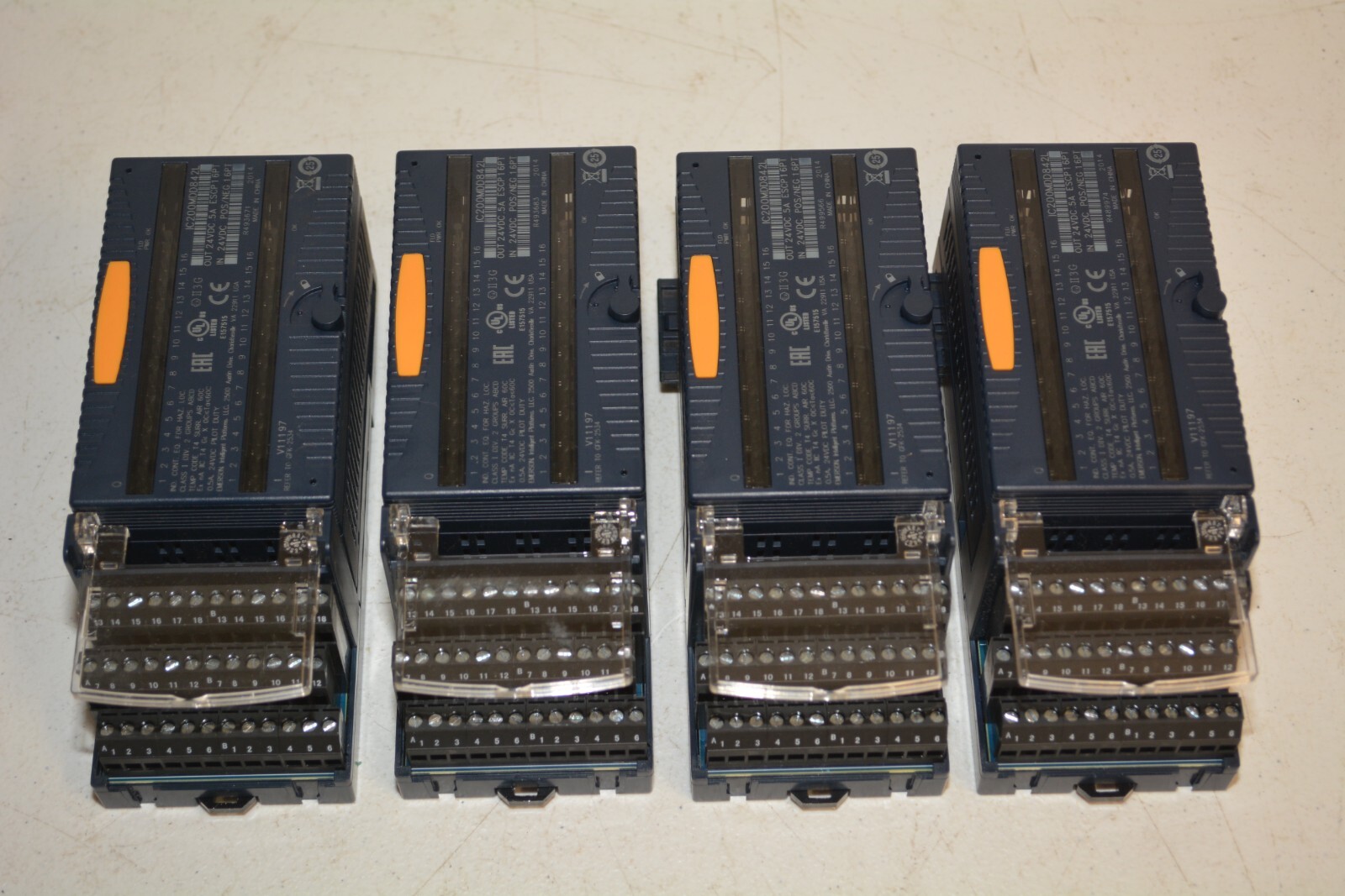 ^ GE Fanuc PLC IC200MDD842L Input / Output Module ESCP16PT #W5341