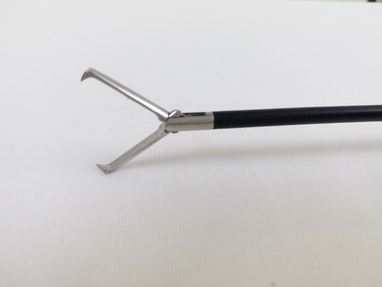 Tenaculam Grasping Forcep Insert 5mmx330mm Laparoscopic Surgical Instruments