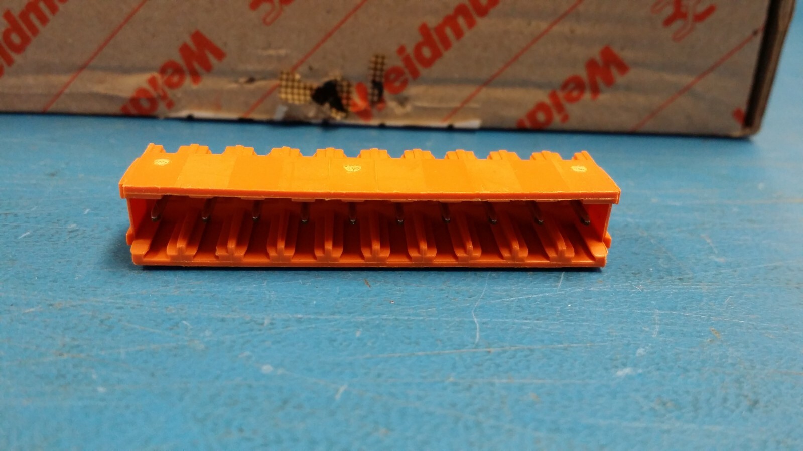 (10pcs) 1354560000 Conn Shrouded Header HDR 10 POS 5.08mm Solder ST Thru-Hole