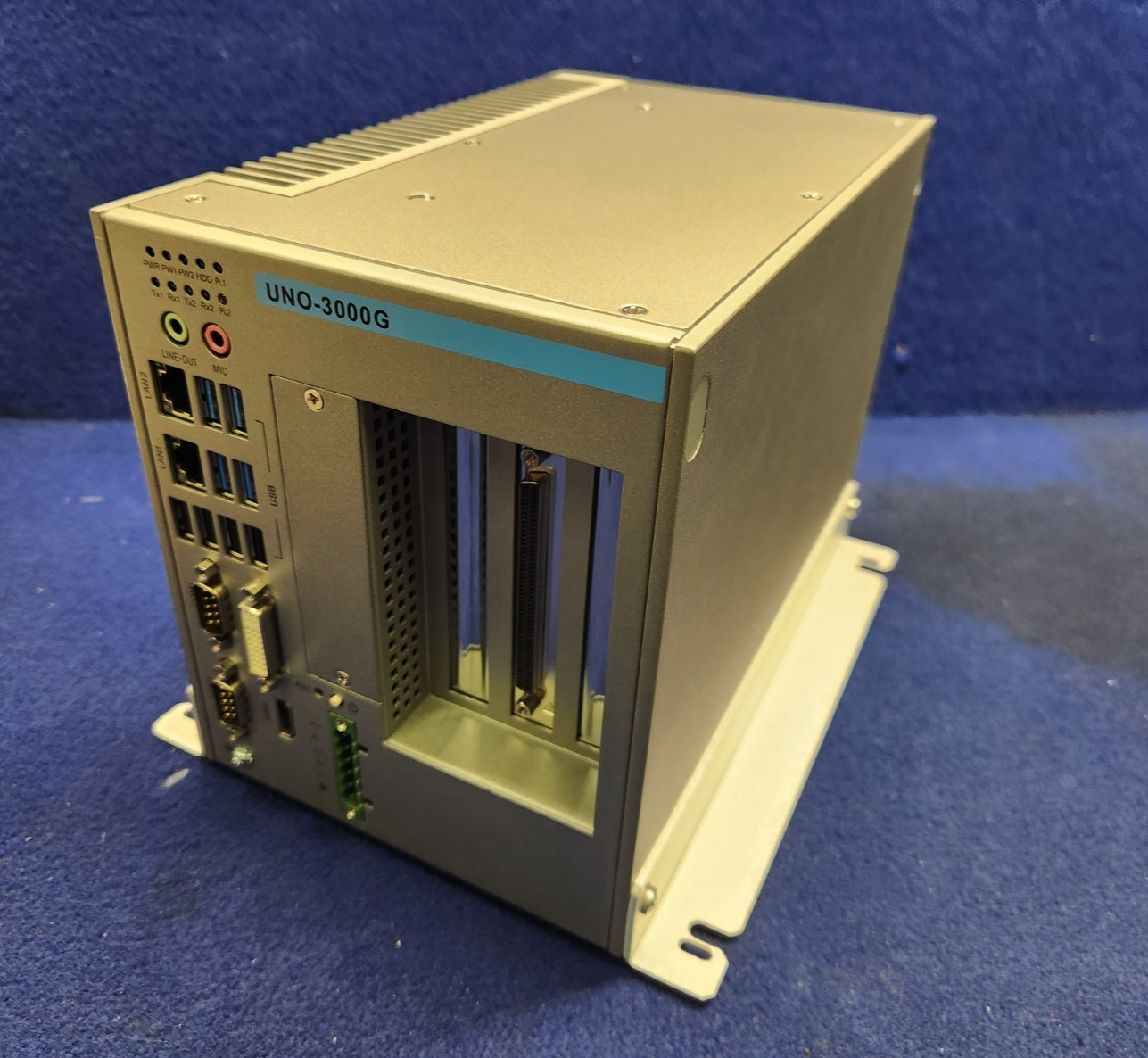 Advantech UNO-3000G Computer Automation Embedded UNO-3073G-C54E