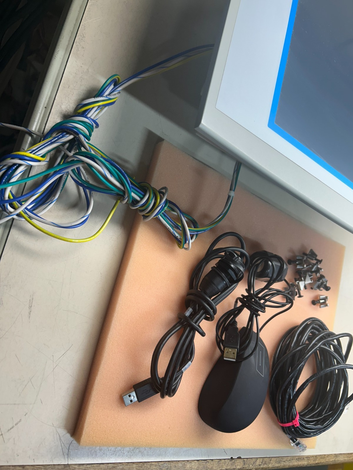 Advantech Embedded Automation package UNO-2184G & FPM-5151G Touchscreen