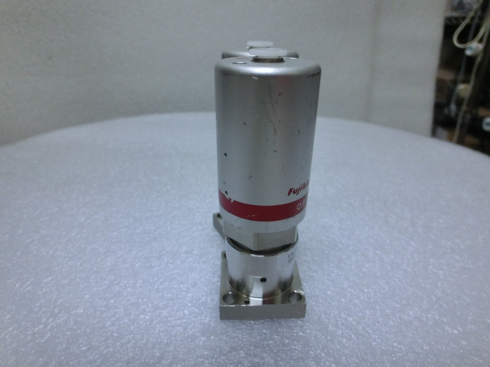2pc Fujikin 708223 Diaphram Valve,LAM 766-197844-310 Rev C,O.P. 0.5~0.6mPa_96436