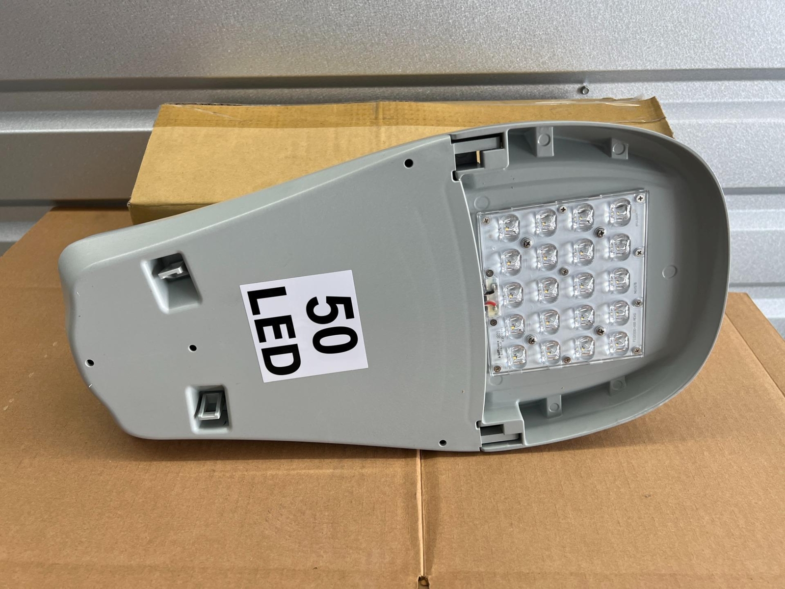 Leotek GCJ1-20H-MV-NW-2R-GY-700-PCR7-DALI-WL, GreenCobra Street Light, 50W Gray