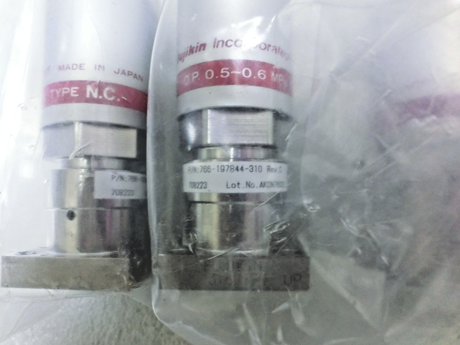 Lot of 3 Fujikin 708223 Lam 766-197844-310 Rev C O.P. 0.5~0.6mPa N.C. Valve~9929