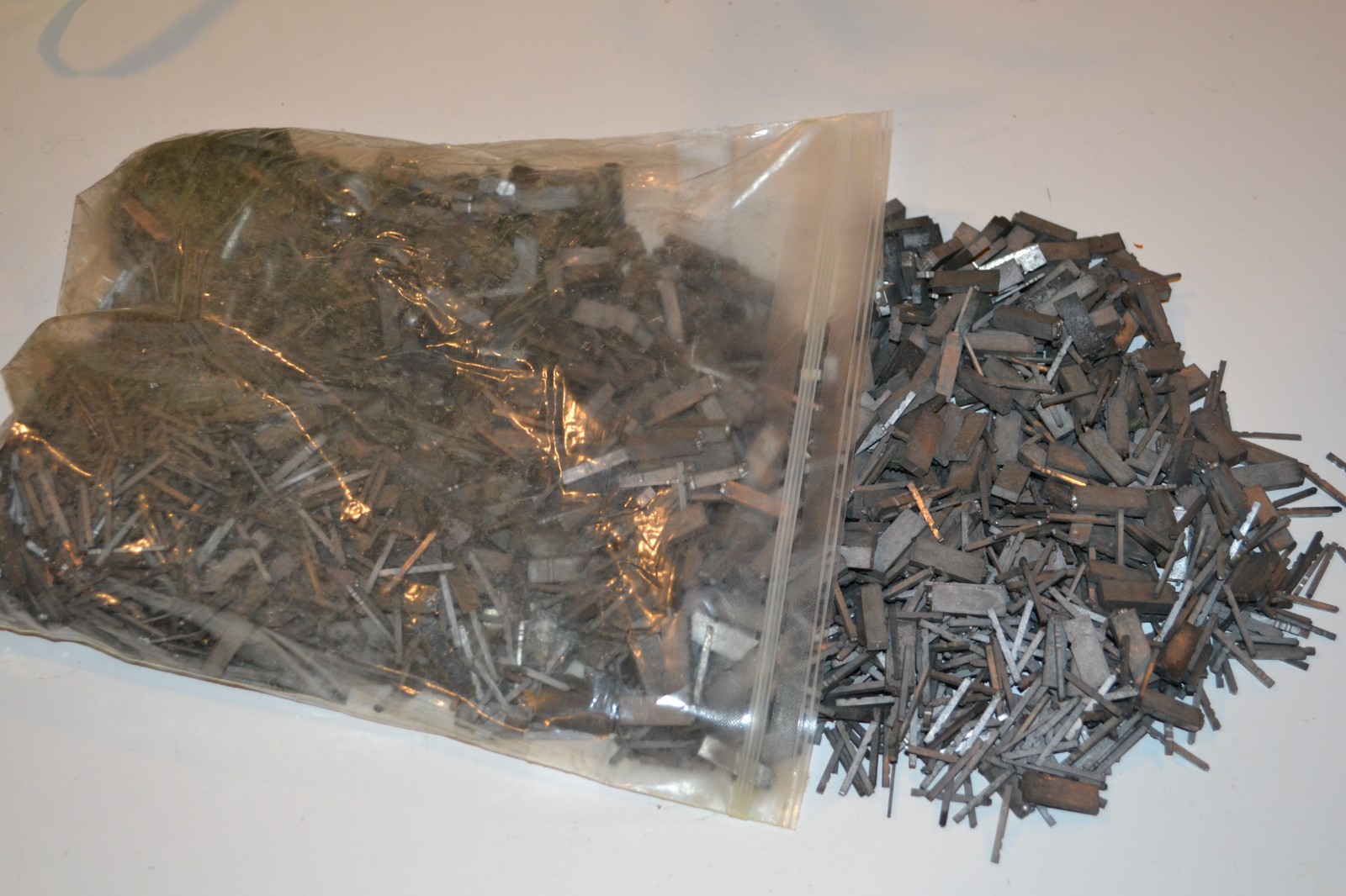 12 POUNDS VINTAGE PRINTING PRESS TYPE LETTERS 1000’S OF PIECES KELSEY PRESS 5X8