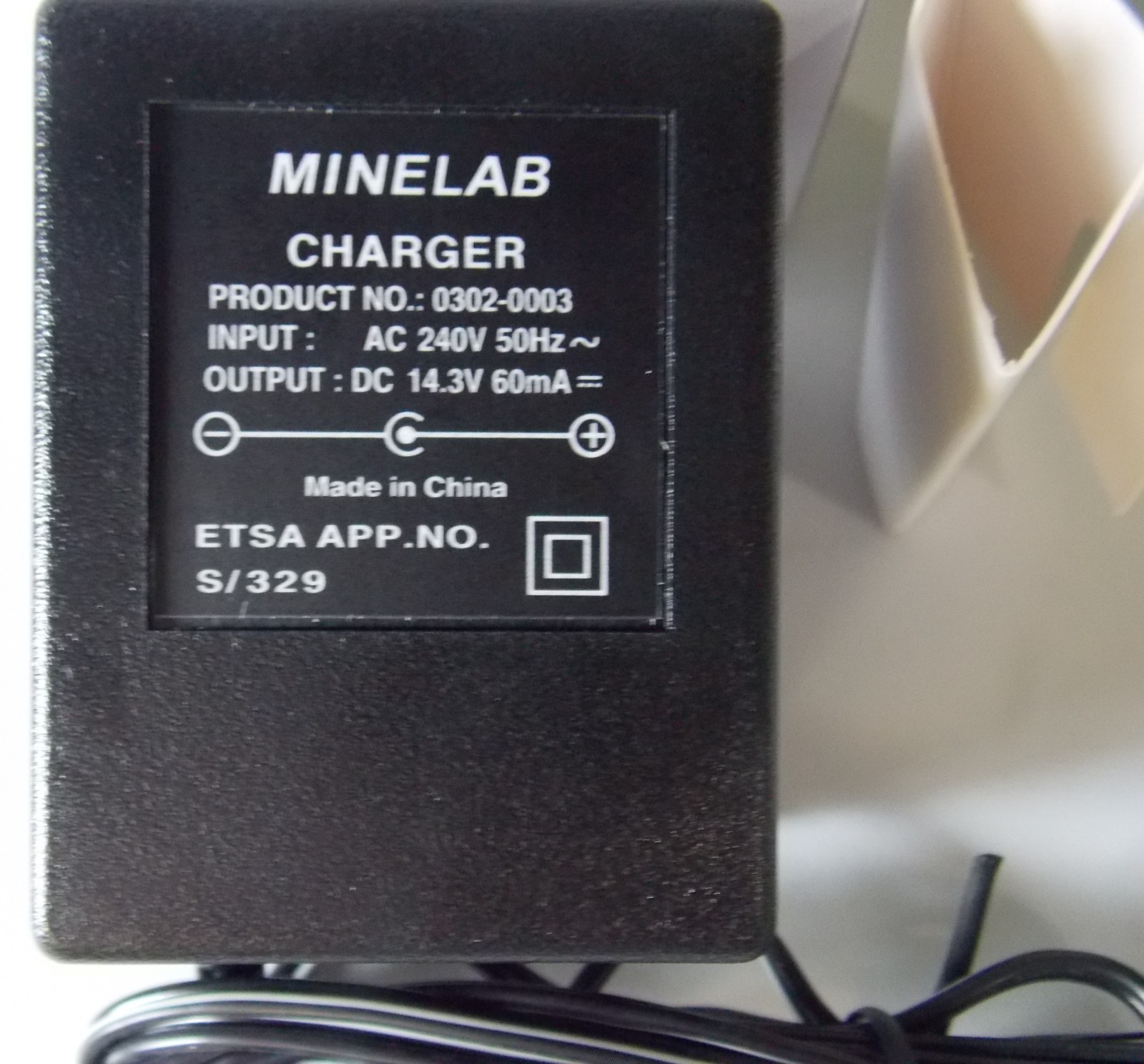 MINELAB OEM NiCd BATTERY CHARGER 0302-0003 240V AC IMPUT AUSTRALIA & MORE NEW