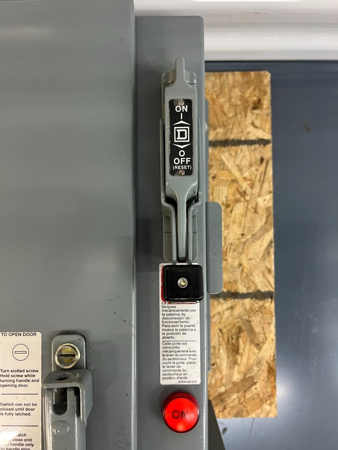 Square D SK2000A3, Transformer Disconnect With 2 KVA Transformer 9070TD2000D1