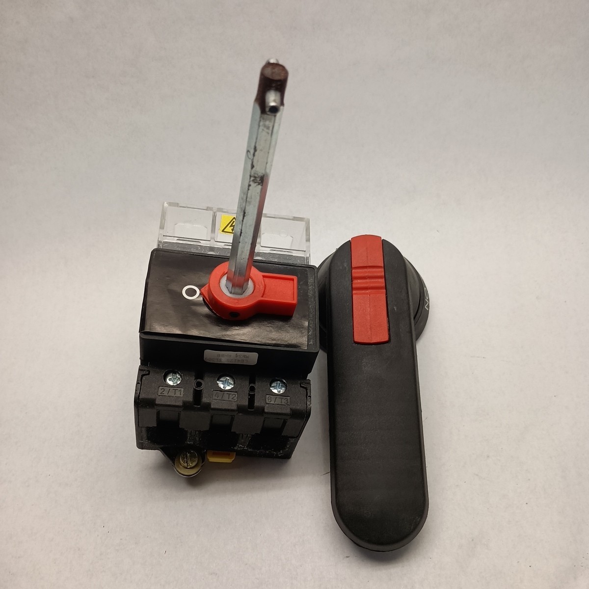 Salzer LB4125 Load Break Switch 125A 3-Pole Disconnect w/ Padlockable Handle