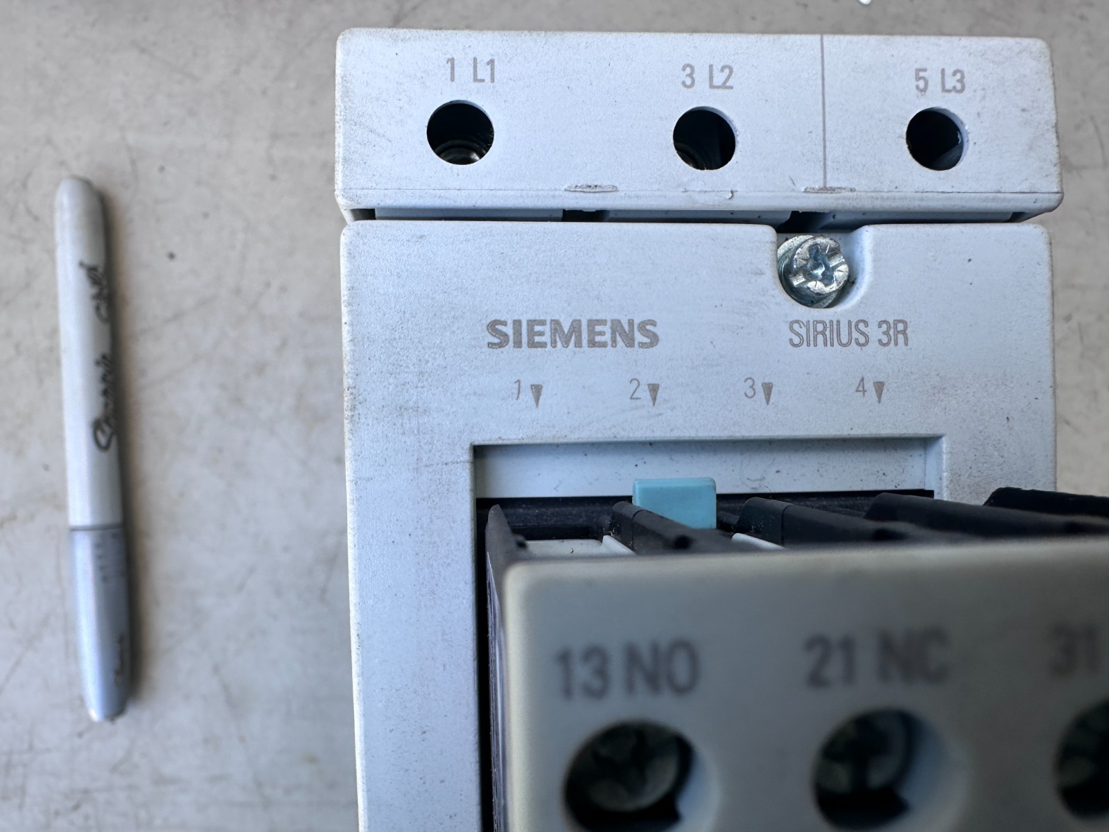 Siemens 3ZX1012-0RT04-1AA1, plus 3RH1921-1HA22 aux contactor