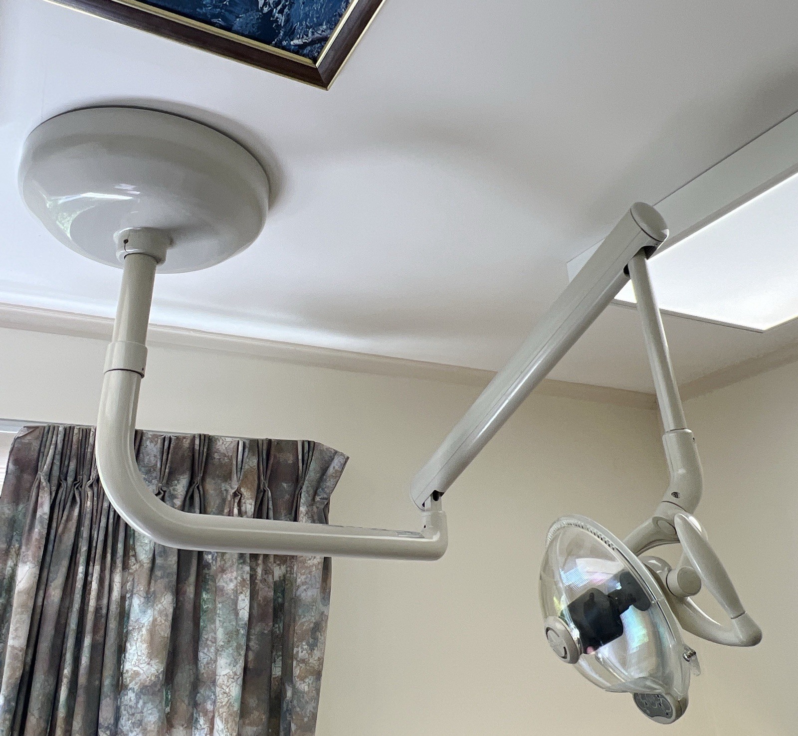 Midmark Dental Light Ceiling Mounted Model 153637-001 Works Great!!