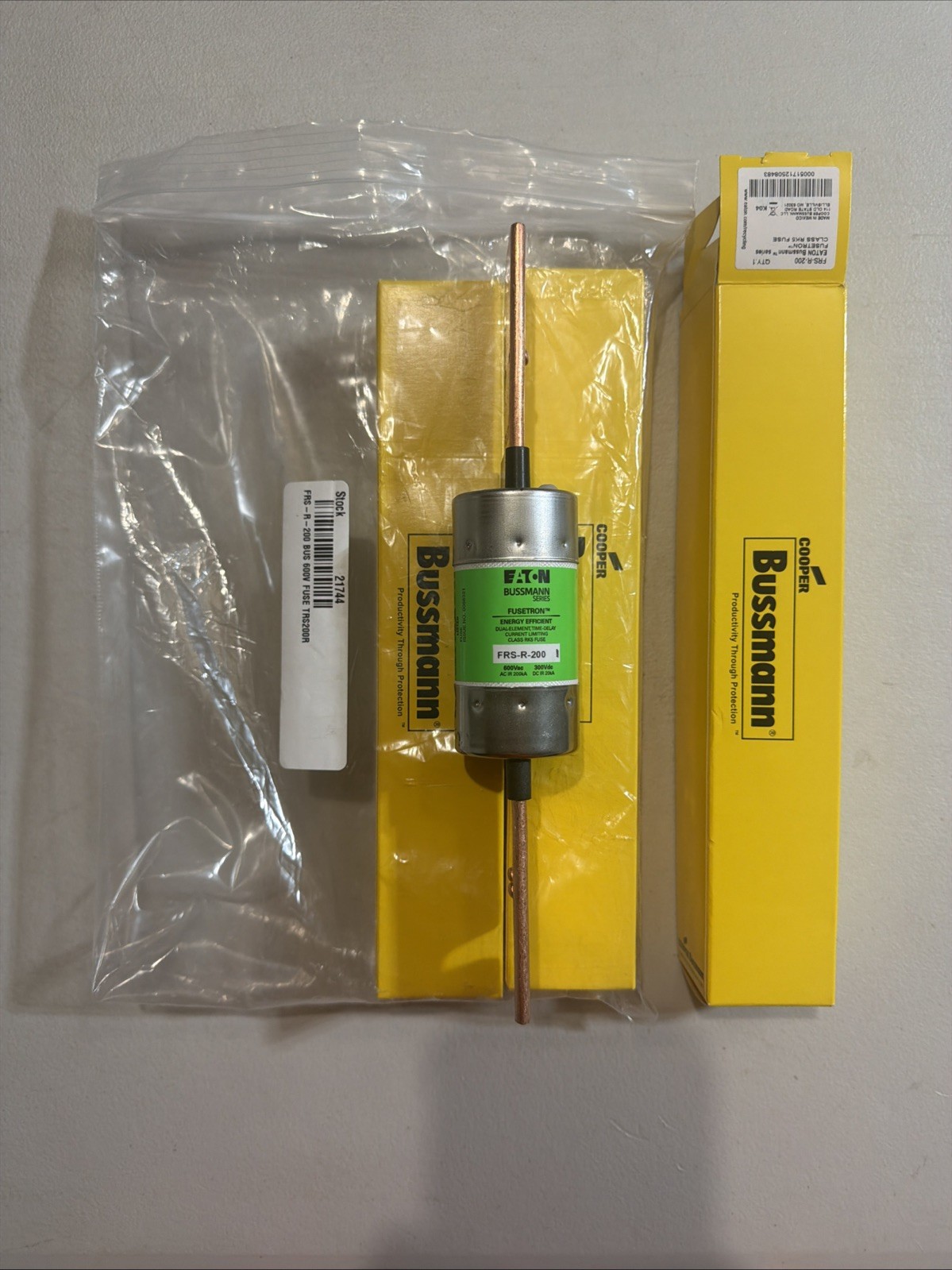 Bussmann FRS-R-200 Copper Fusetron Blade Fuse 200A 600V-AC Lot of 3 New In Box!!