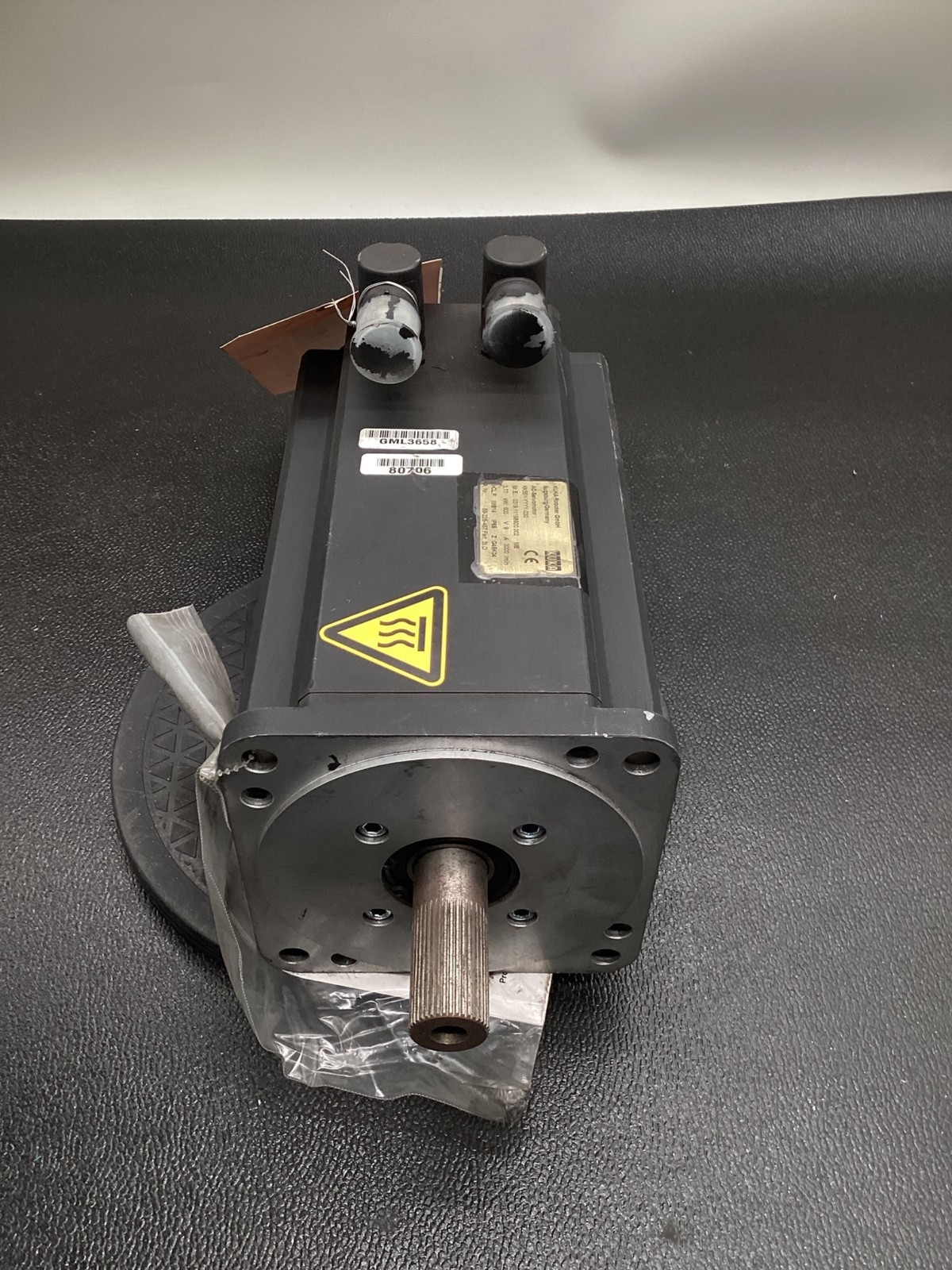 KUKA KK55Y-YYYY-030 3.77kW 600V AC Servo Motor 3000RPM USED