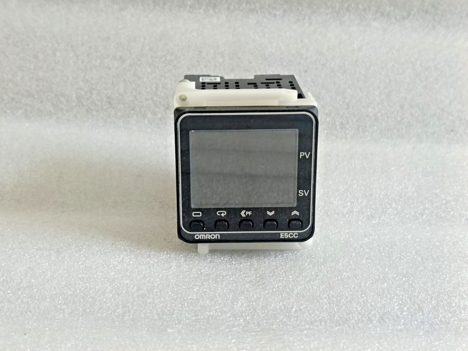 OMRON E5CC-QX2ASM-800 DIGITAL CONTROLLER