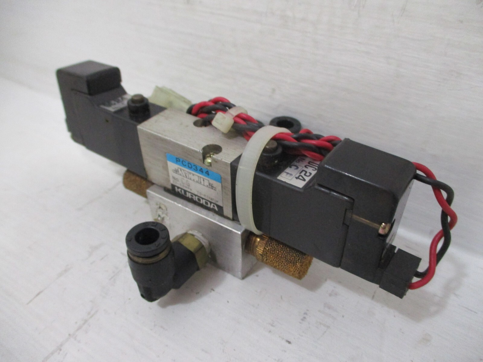 Kuroda PCD-344 Pneumatic Solenoid Valve 0.2-0.8-MPa Parker PCD344