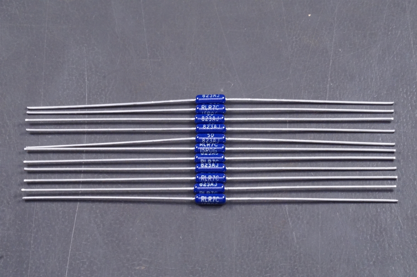 Lot of 11 RLR07C15R0GS Vishay Metal Film Resistor 15 Ohm 2% 250mW 1/4W Axial