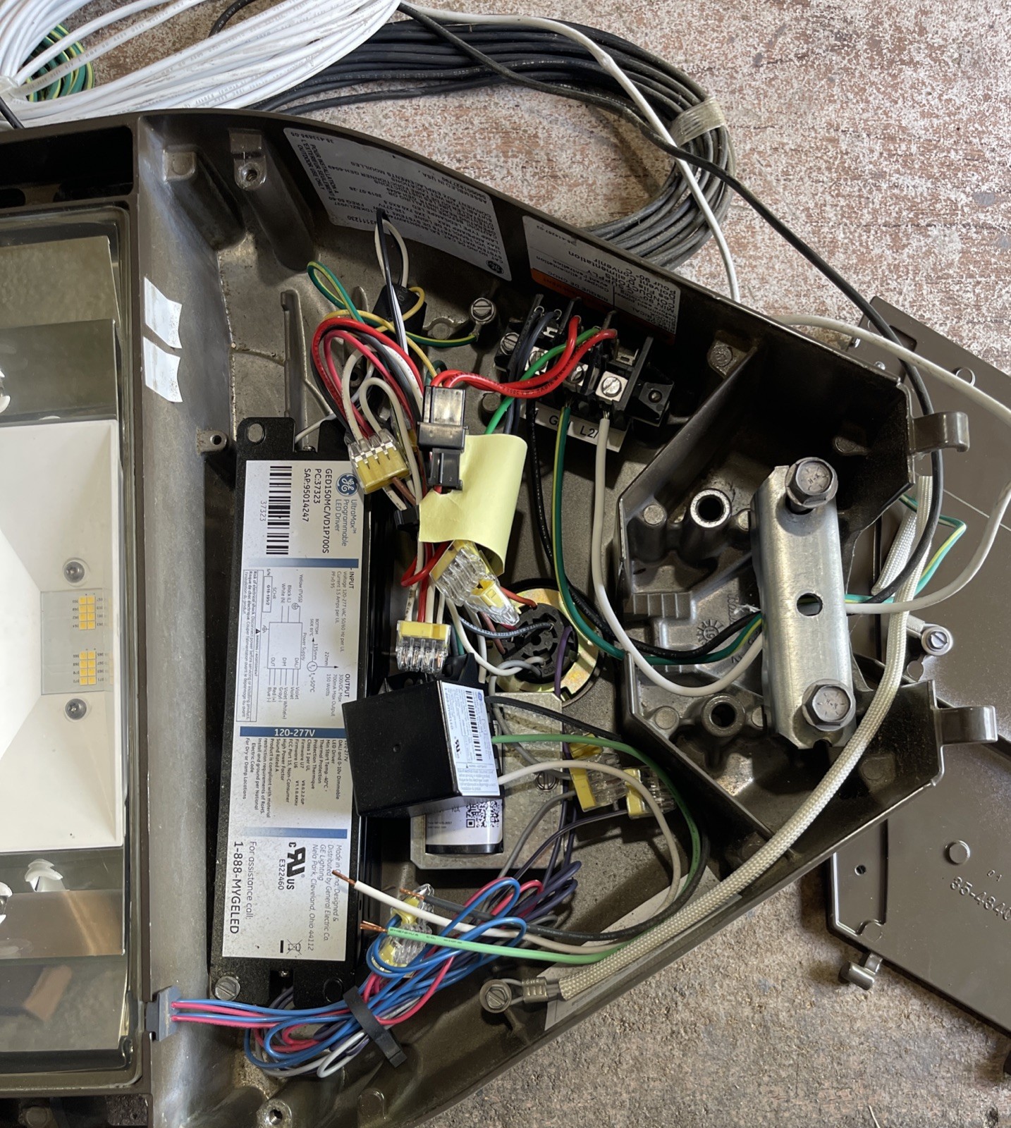 General Electric Evolve LED Series Area Light ANSI 7 Pin PE Receptacle 93111230