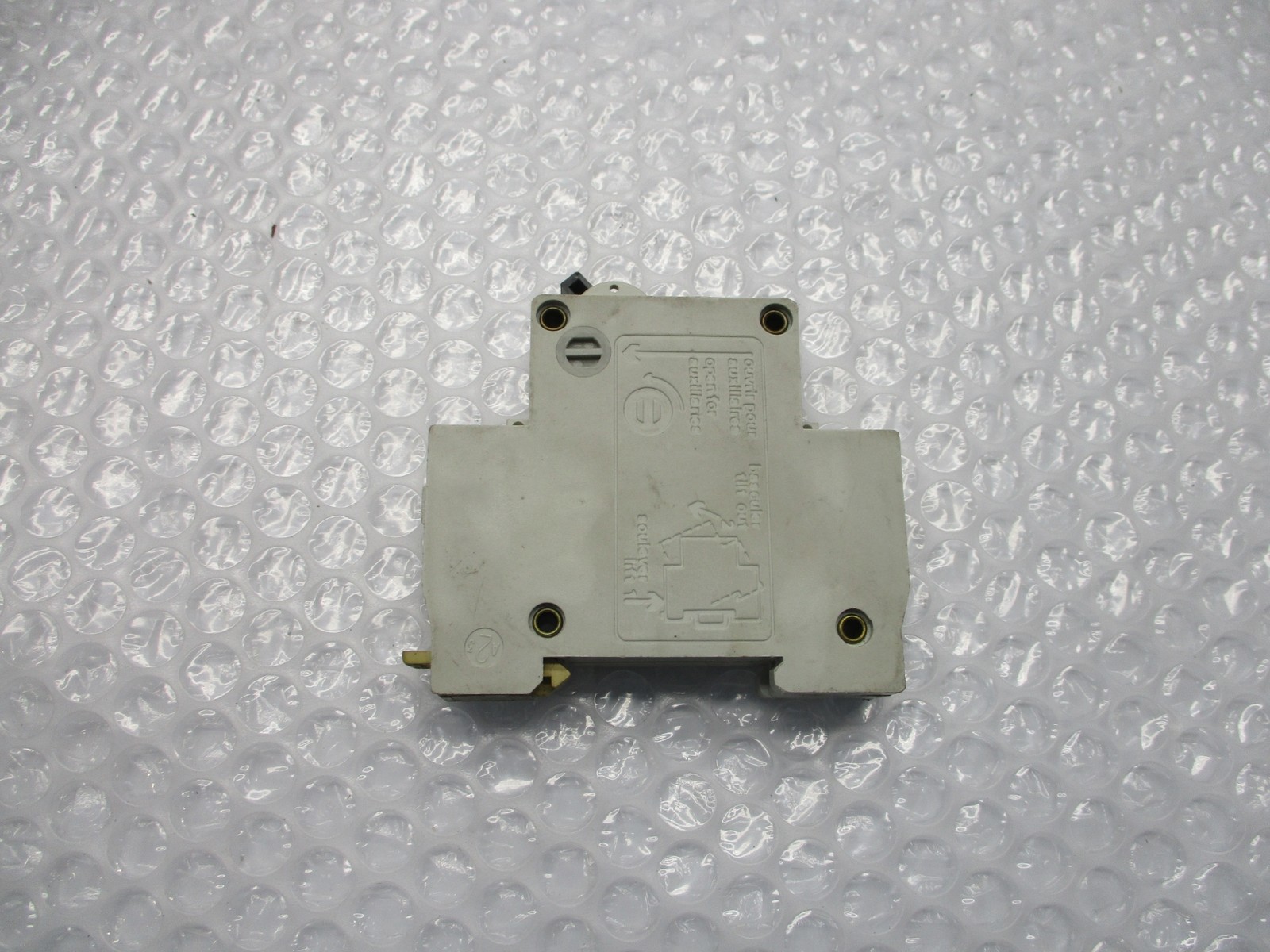 MERLIN GERIN 20853 C32N BREAKER 1POLE 5AMP NSNP