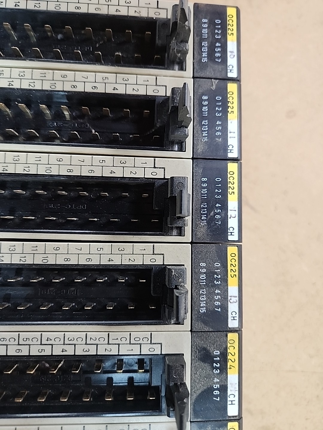 Omron C200HW-BI101-V1 PLC Module /w 10 Modules + psu PA204S OC225 OC224 IA122