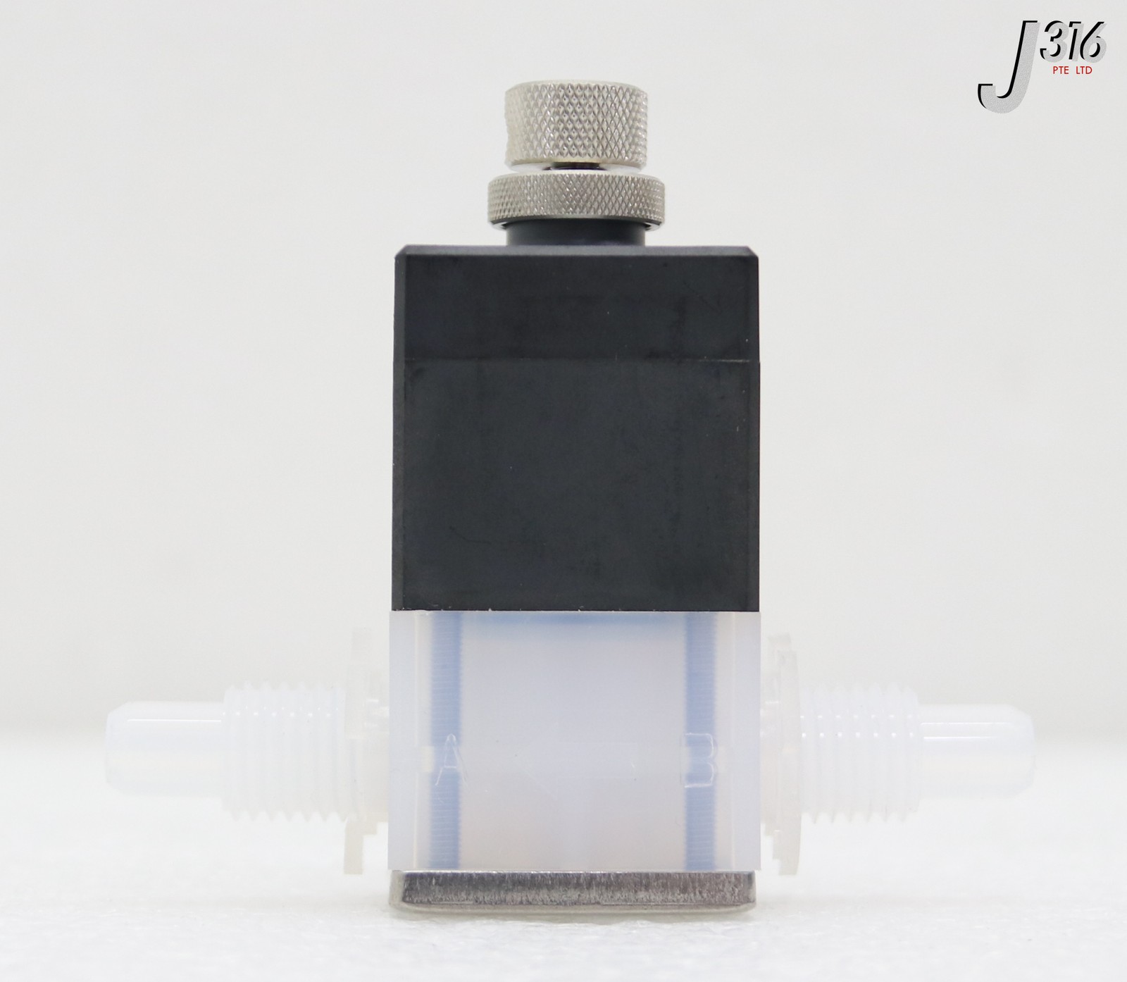 37933 KOGANEI PNEUMATIC VALVE 0~0.3MPA F-AVP125-28W