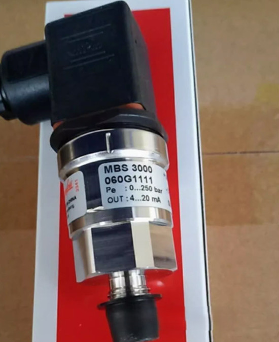 1PC- Danfoss 060G1111 Pressure transmitter, MBS 3000, 0.00 bar – 250.00 bar-NEW