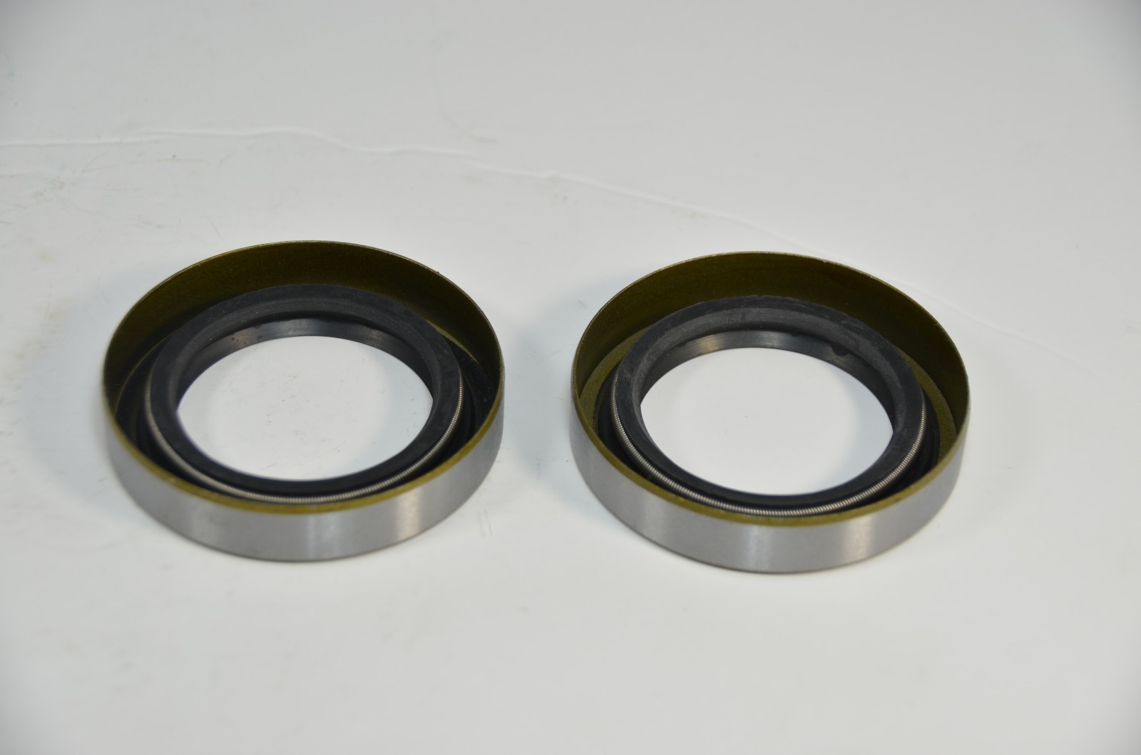 (Qty 2) 34823 12192TB Double Lip Seals for 2000lb Trailer Axles 1.25″ x 1.98″