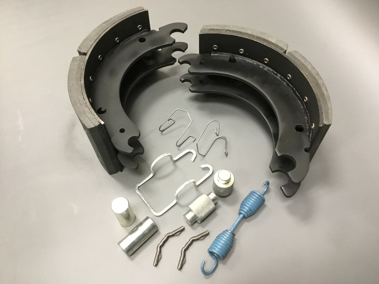 K71-868-00/040-449-00 Trailer Brake Shoe Set & hardware kit 10-16k 12-1/4×5-1/2