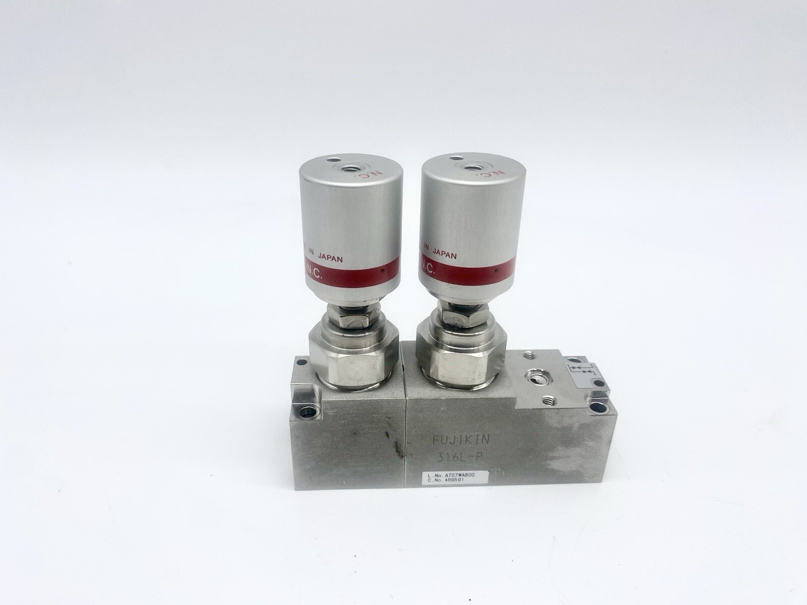 FUJIKIN DIAPHRAGM BLOCK VALVES, TYPE N.C., O.P. 0.5~0.6MPA