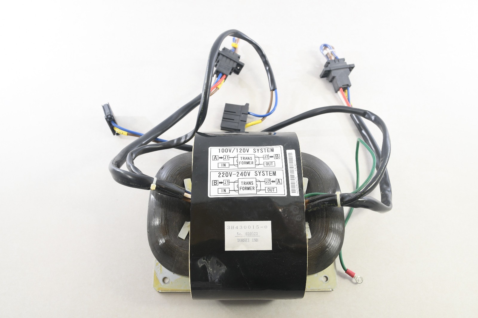 Tohsei Ind 3H30015-0 Power Transformer 100/120V & 220/240V System Tested Used