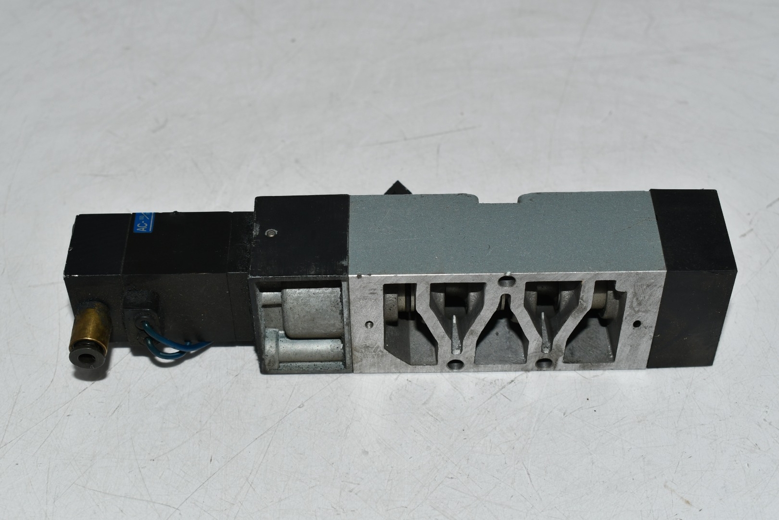 Kuroda PCS2415 100H3 Solenoid Valve 100/110v-ac 0.2-0.8 MPa