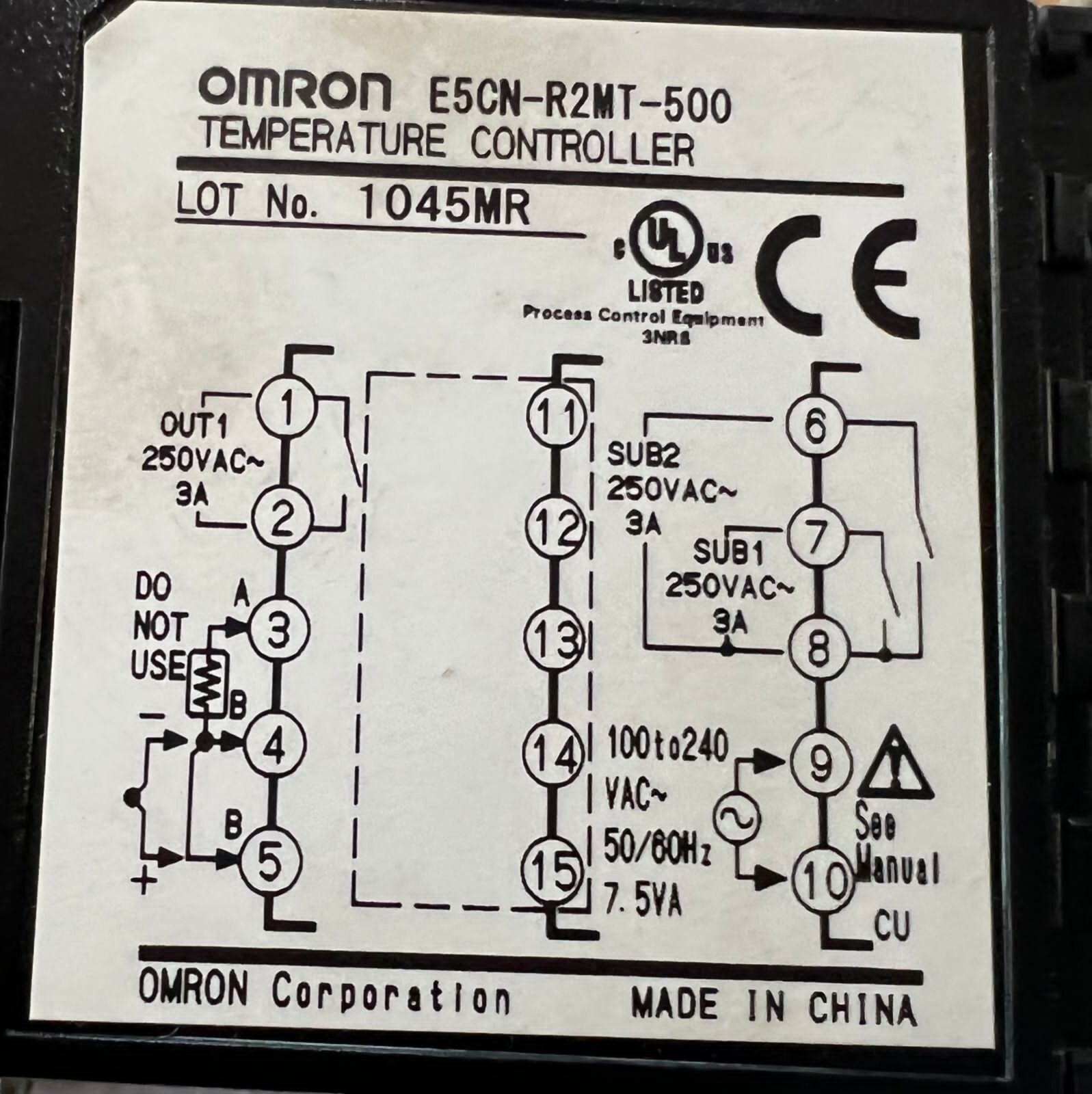 Omron E5CN-R2MT-500 Temperature Controller 100-240V