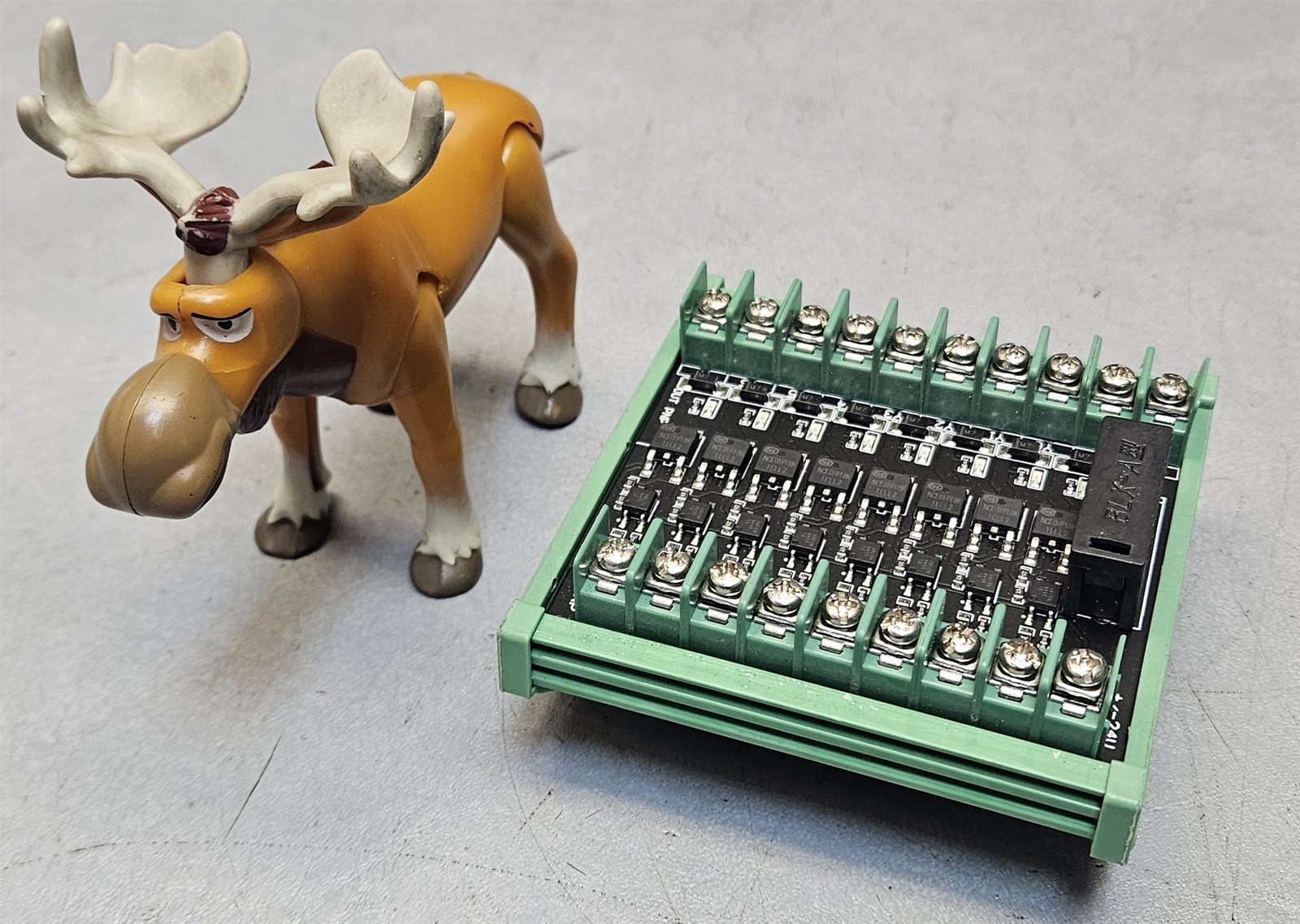 NPN/PNP 8-Channel Amplifier Board 24V w/ BLX-A & KF7.62