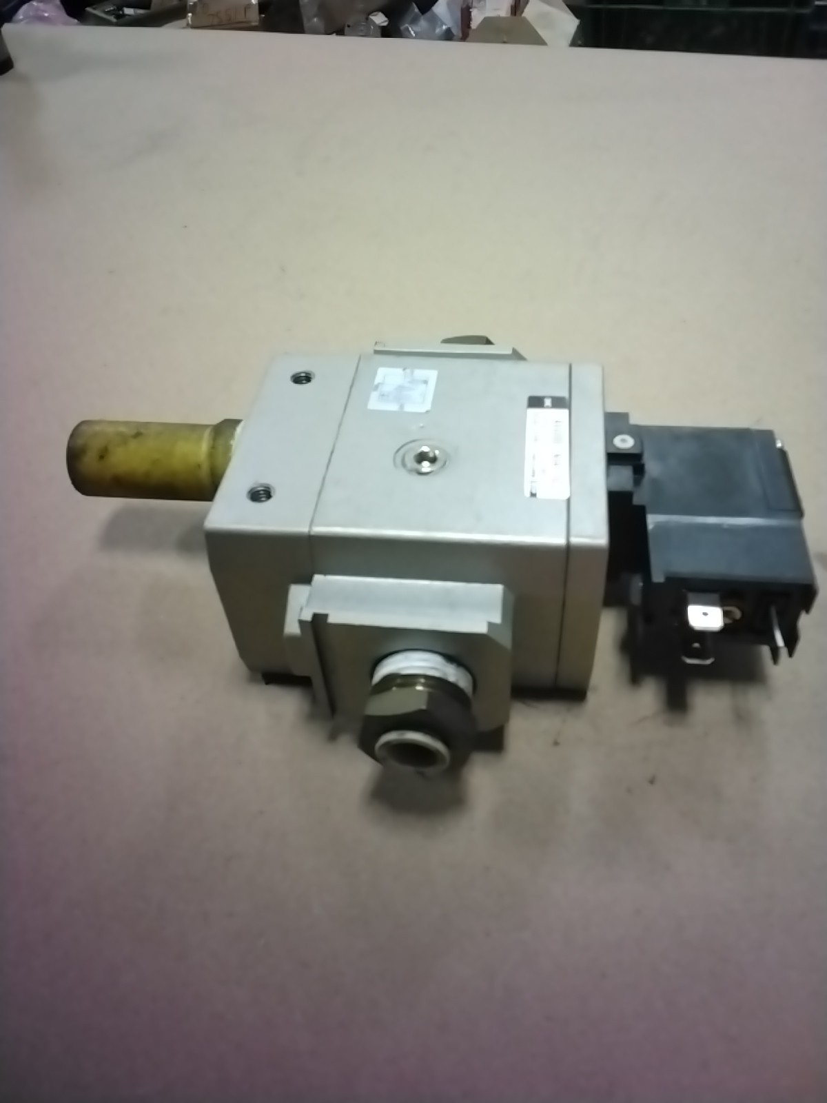 SMC AV4000-N04-5DZ Soft Start Solenoid Valve