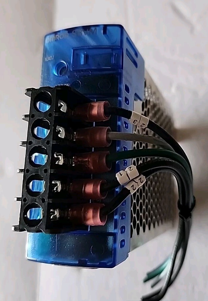 Omron S8VM-05024 CD Power Supply AC100/240V, 50/60Hz Free Shipping