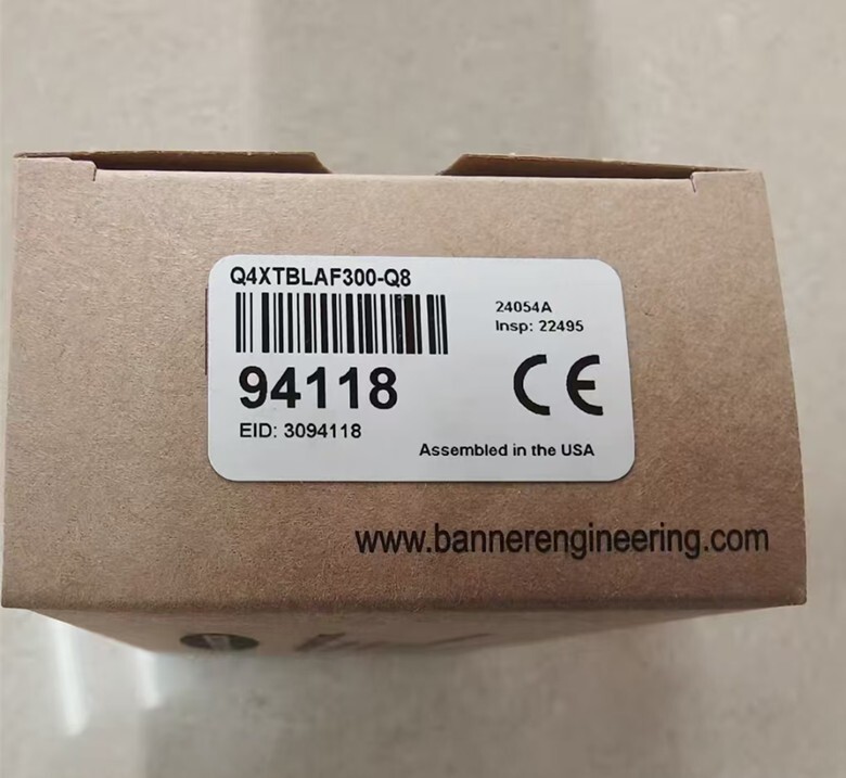 1PCS BANNER Q4XTBLAF300-Q8 94118 photoelectric sensor One year warranty