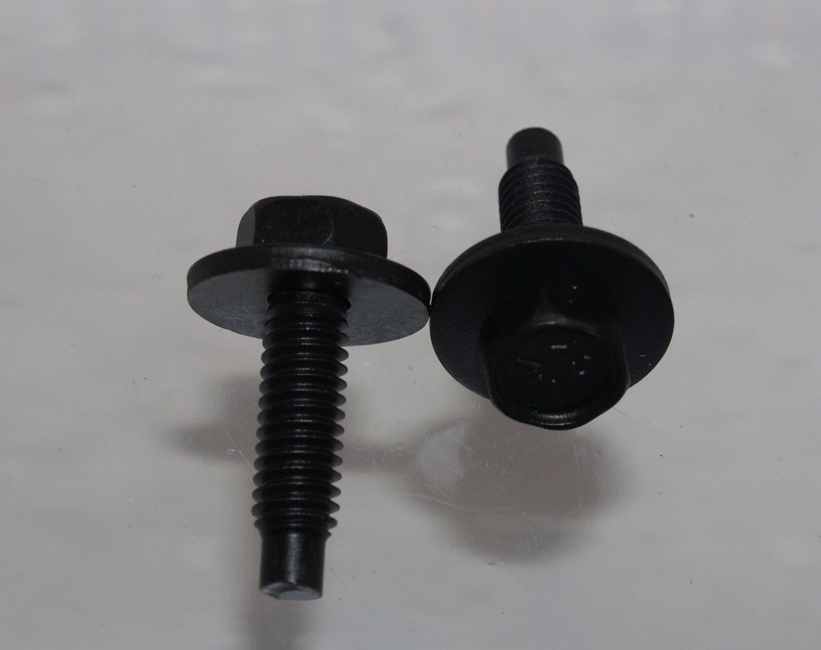 Ford Body Bolts 5/16-18 x 1-3/16″ with Attached Washer – Black Phosphate (Qty 12