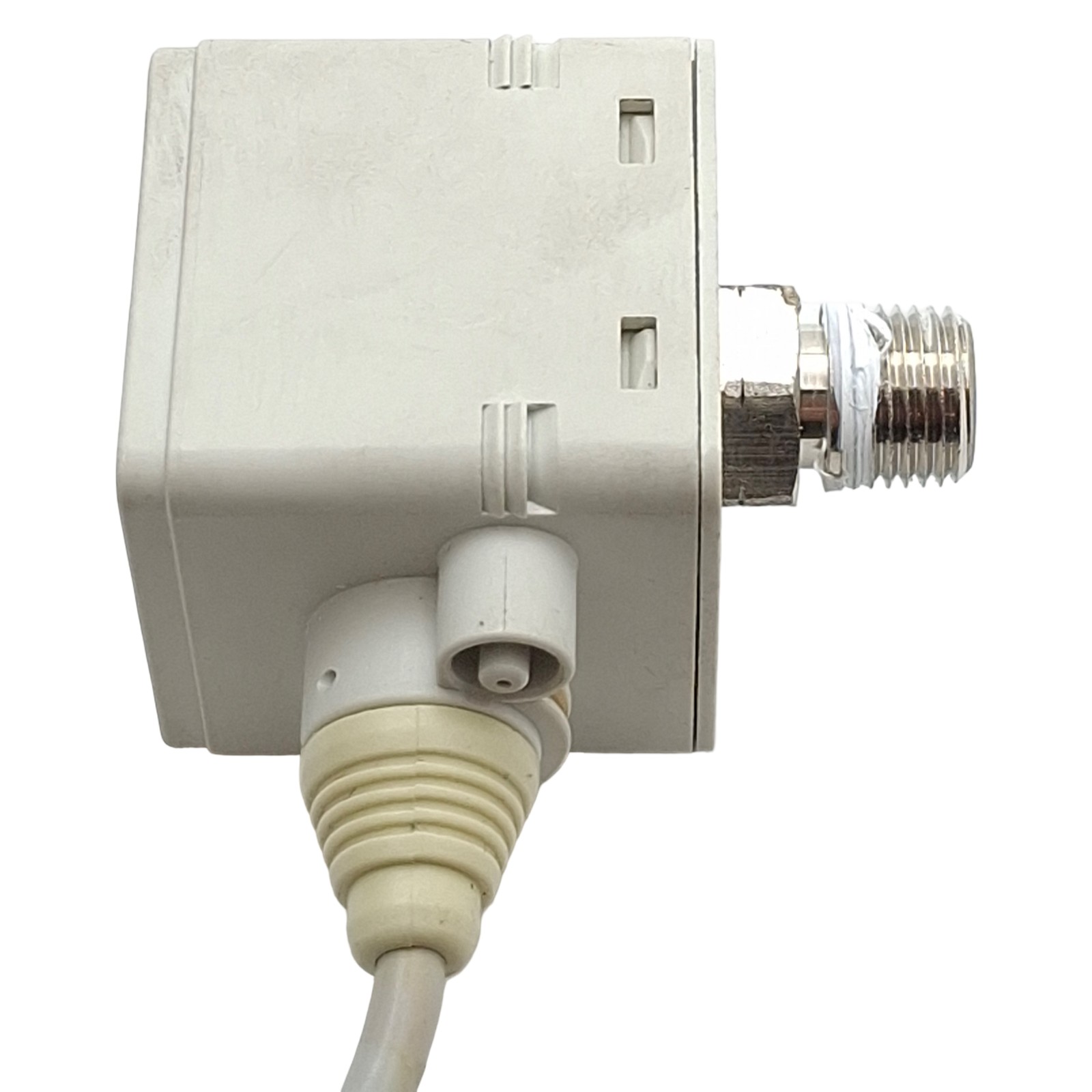 SMC ZSE40F-T1-22L Digital Vacuum Switch NPN, -100.0~100.0kPa, 12-24VDC, 1/8″ NPT