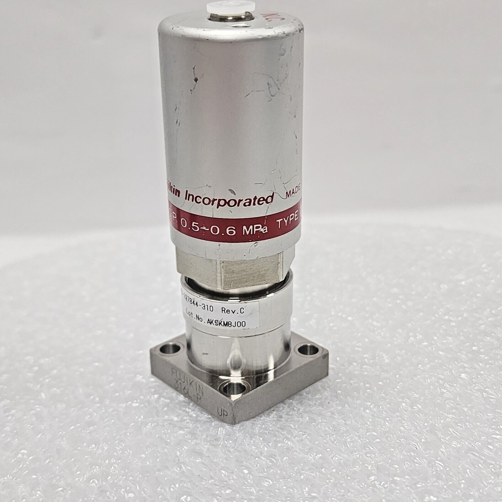 Fujikin 0.P. 0.5-0.6 MPa, 708223, Lam 766-197844-310 Rev C Type N.C Valve,96970