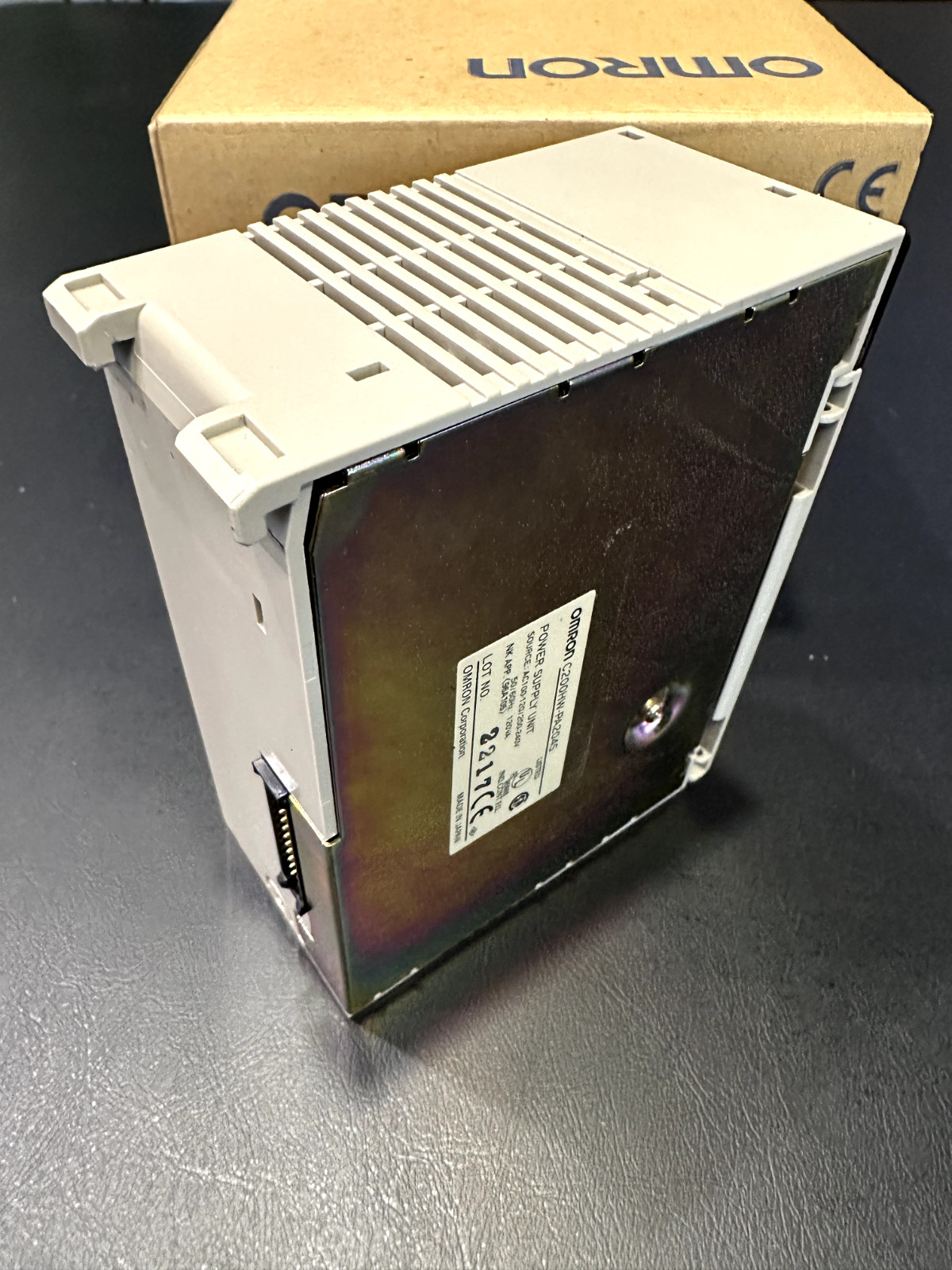 Omron C200HW-PA204S PLC Power Supply Module – New Open Box