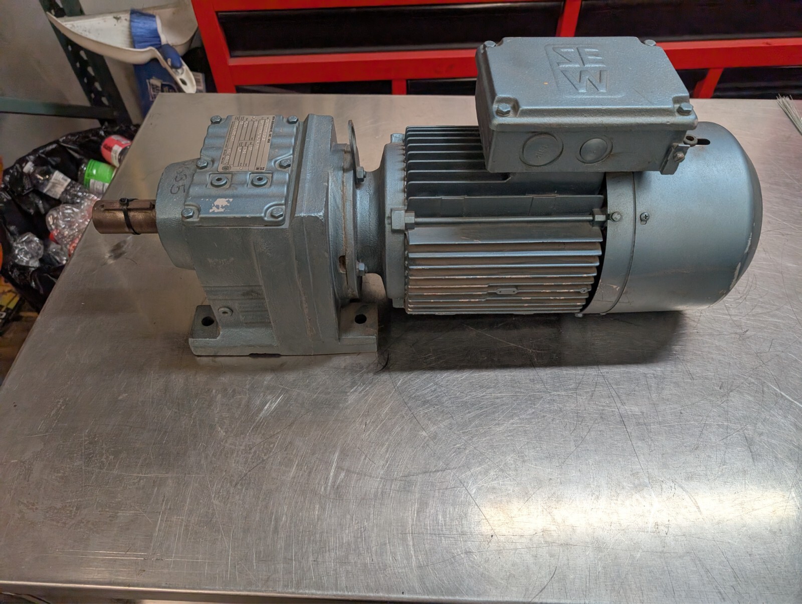 Sew-Eurodrive (DFT100L4ES1S) Gearbox 9.35 Ratio (R57DT100L4ES1S) 5HP, 1680RPM