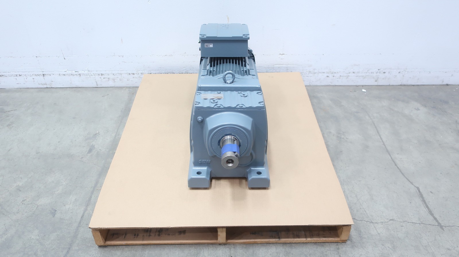 Sew Eurodrive R97 DRN160M4/RI Gearmotor 121rpm 15hp 330/575v-ac 3ph