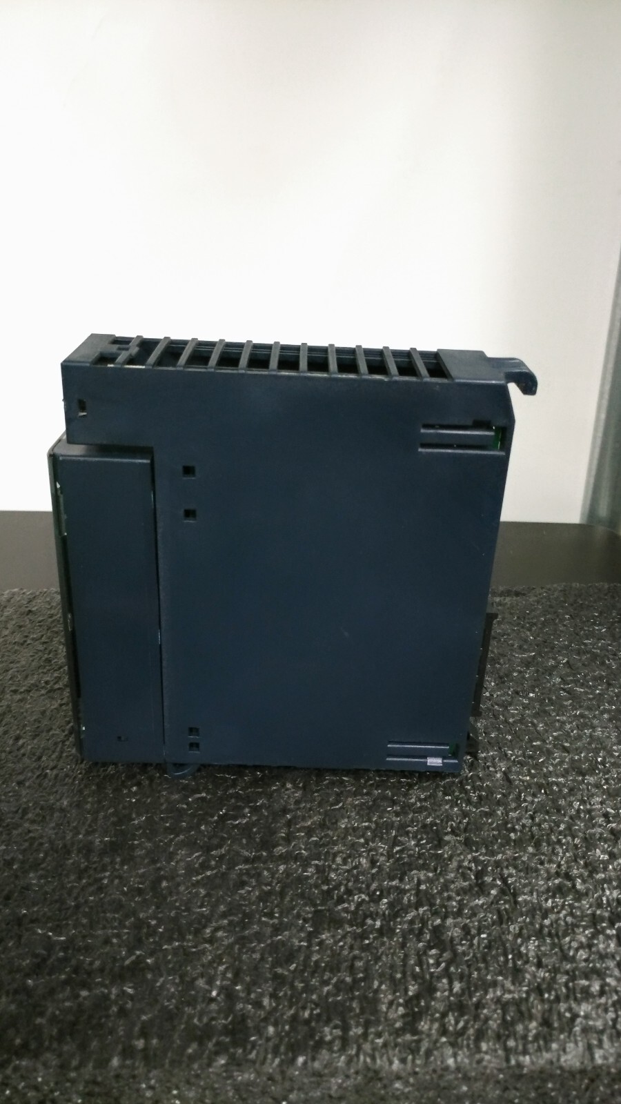 GE FANUC IC694MDL742B Output 12/24VDC ESCP 1A 16PT GRP POS Module