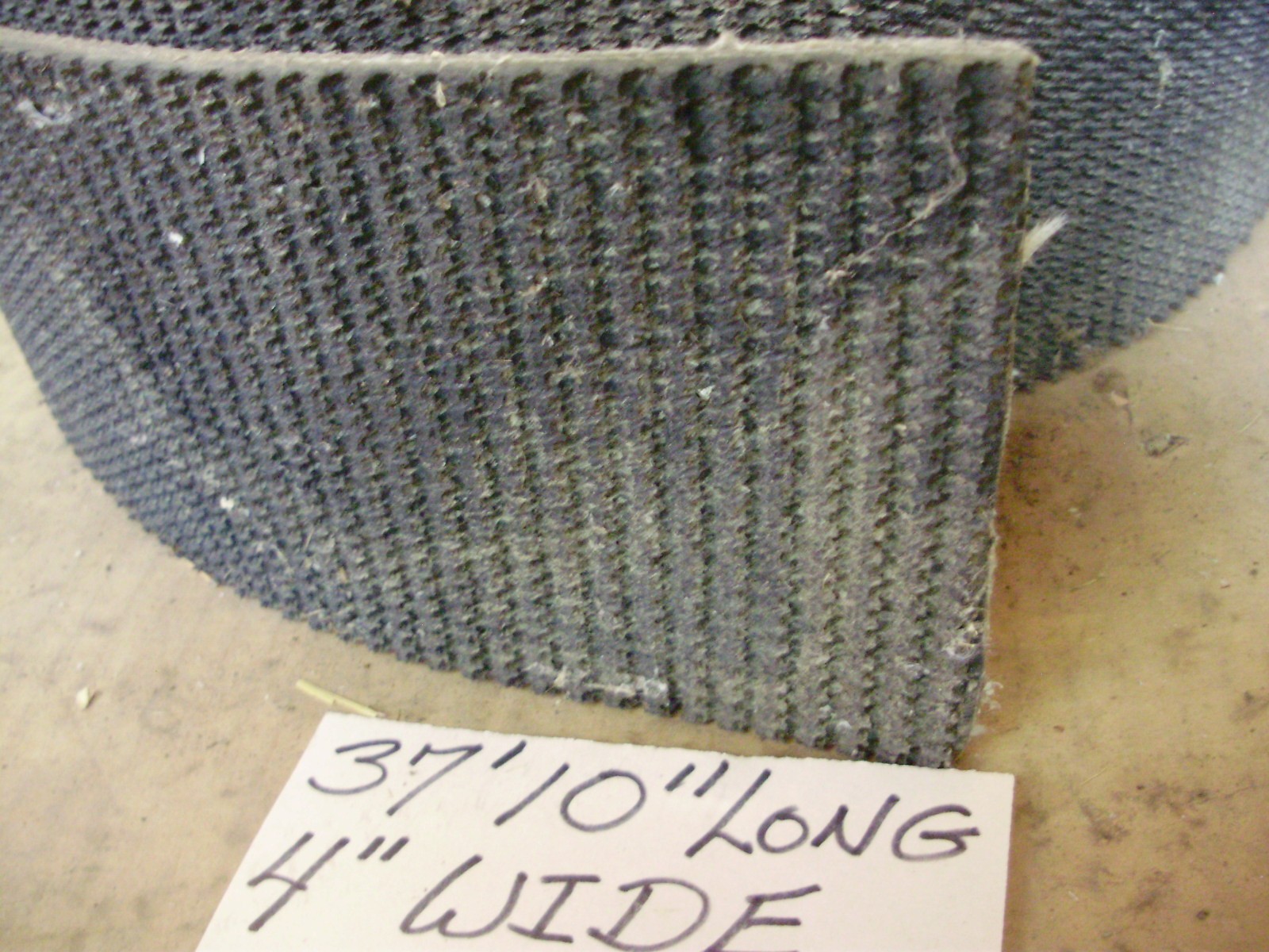 Conveyor Belts, Incline, Textured, Rubber, 3-5/8in to 5-1/2in Widths