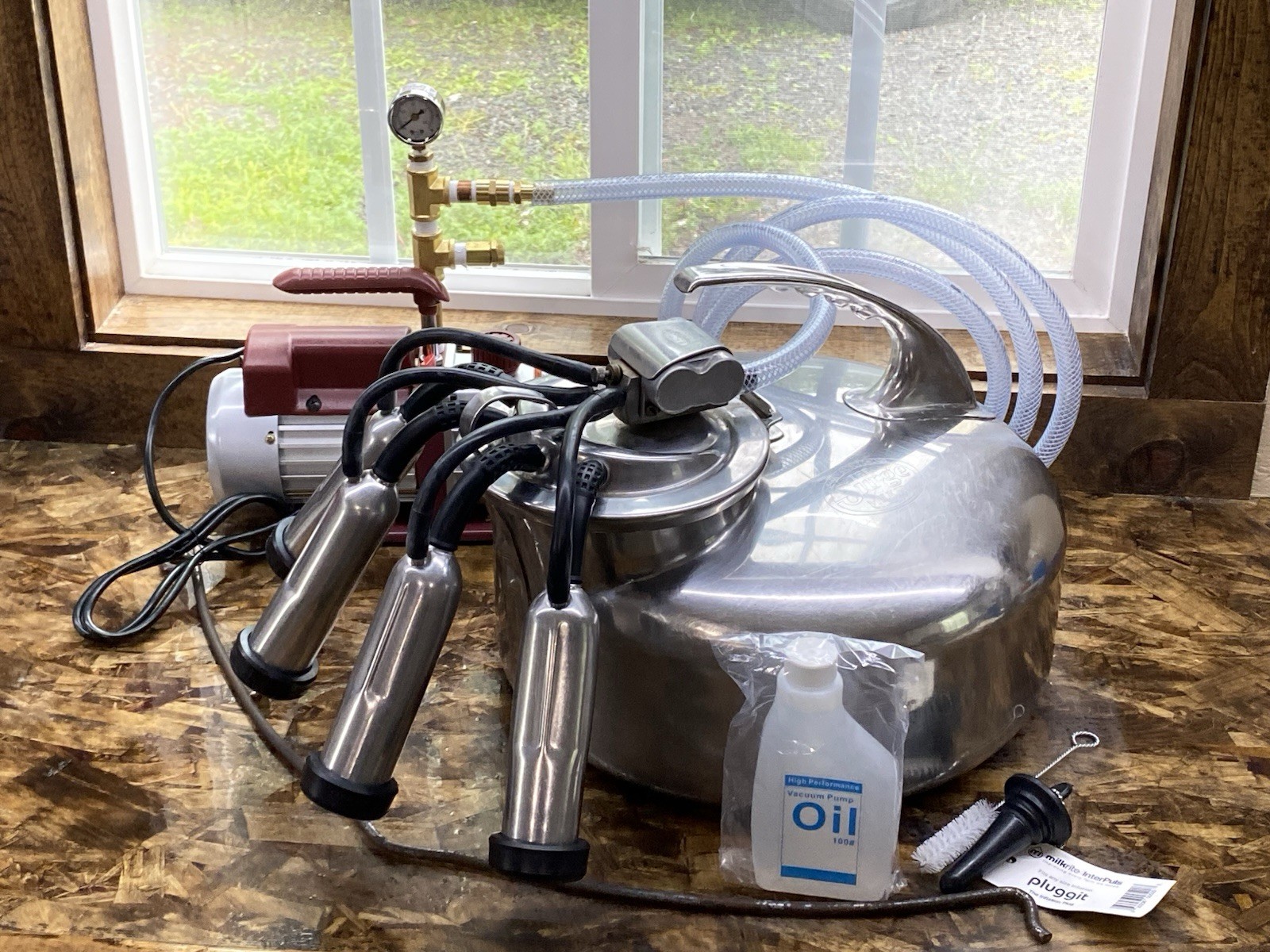 SURGE COMPLETE MILKING MACHINE COW-GOAT NEW 1/3 HP VACUUM PUMP