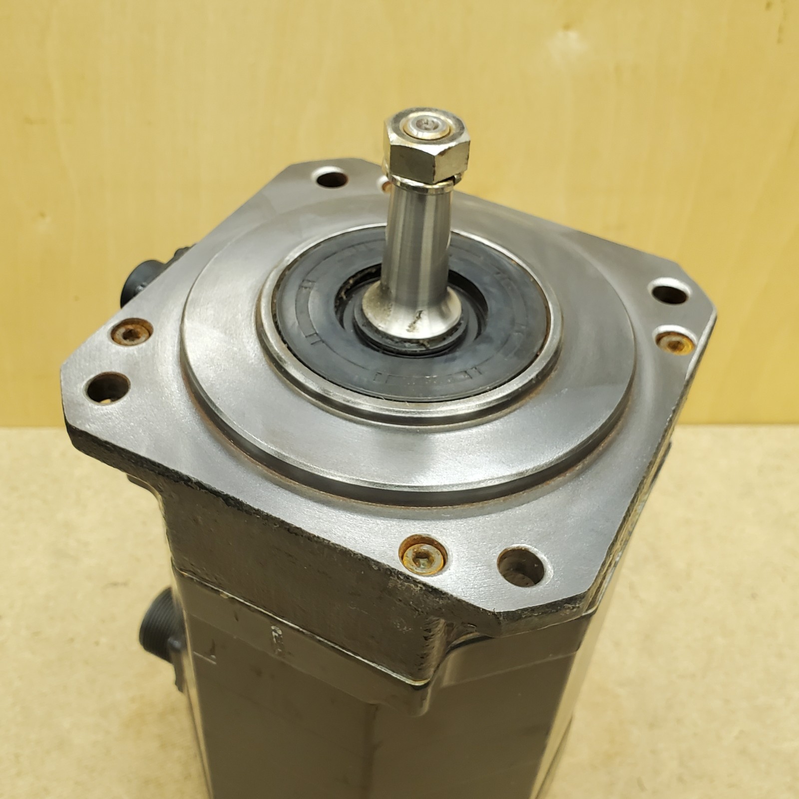 Fanuc A06B-0227-B300 Servo Motor 1.6 KW 3000 RPM 230VAC 3~ A860-2000-T031 – NICE