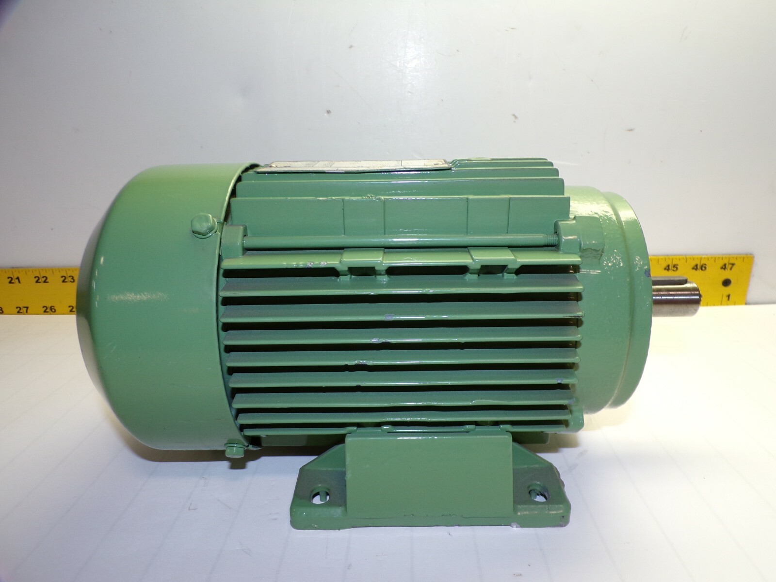 SEW-EURODRIVE .5 HP AC ELECTRIC MOTOR 0.4/0.63 kW 480V 1680/3300 RPM DZ80K4/2