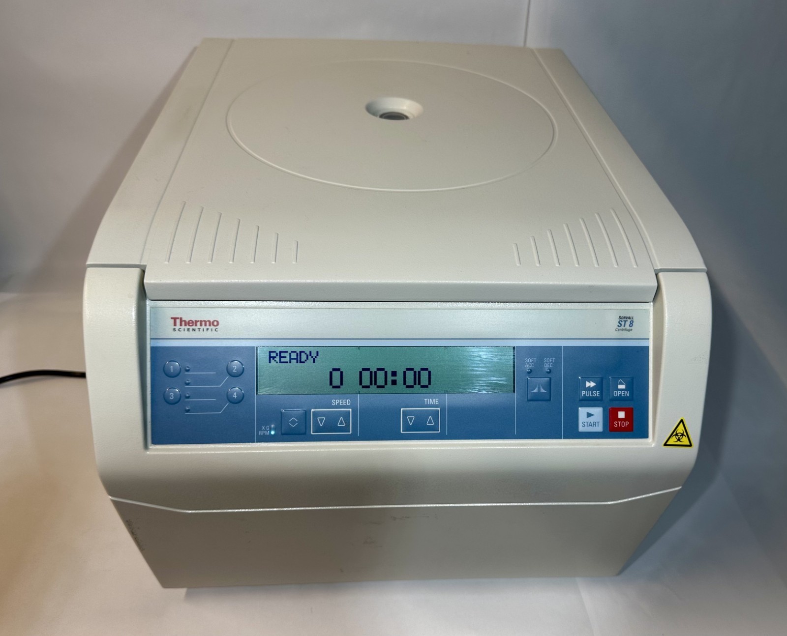 Thermo Scientific Sorvall ST 8 Centrifuge 75007200 Benchtop Lab w/ Rotor 120V