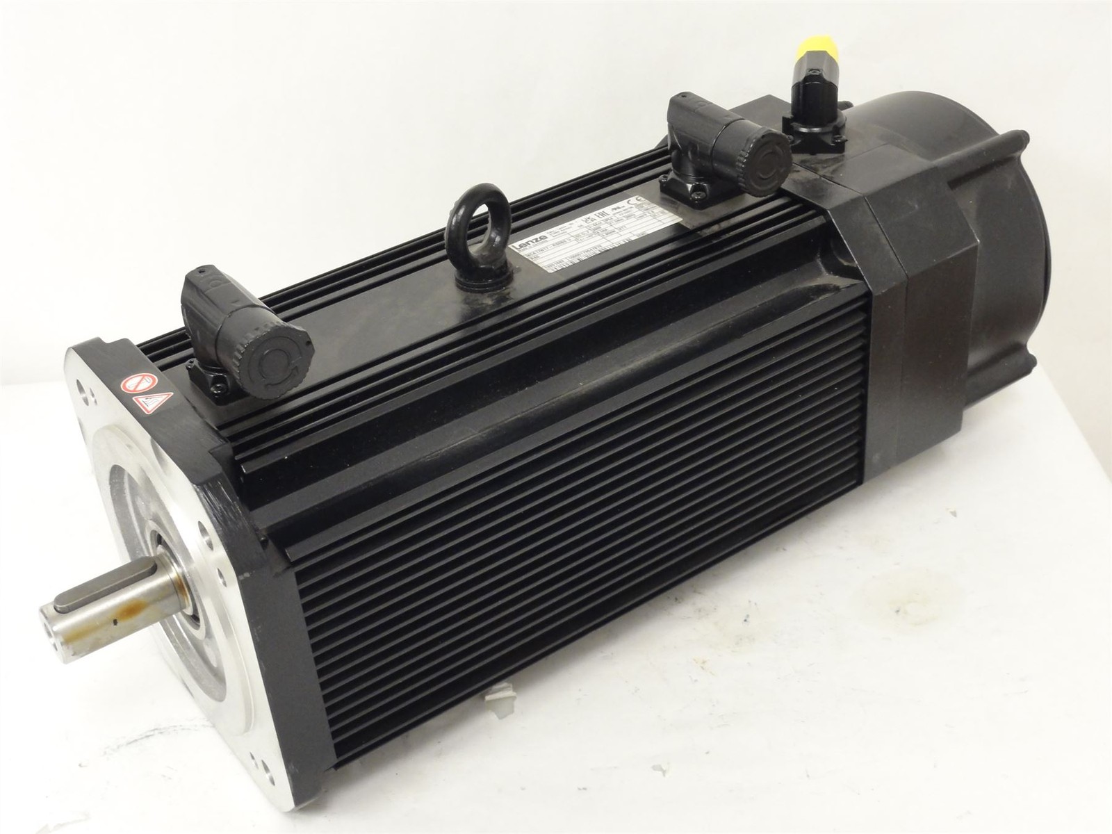 238495 New-No Box; Lenze MCA17N17-RS0B0 Servo Motor; 5.1HP; 390V; 1680 RPM